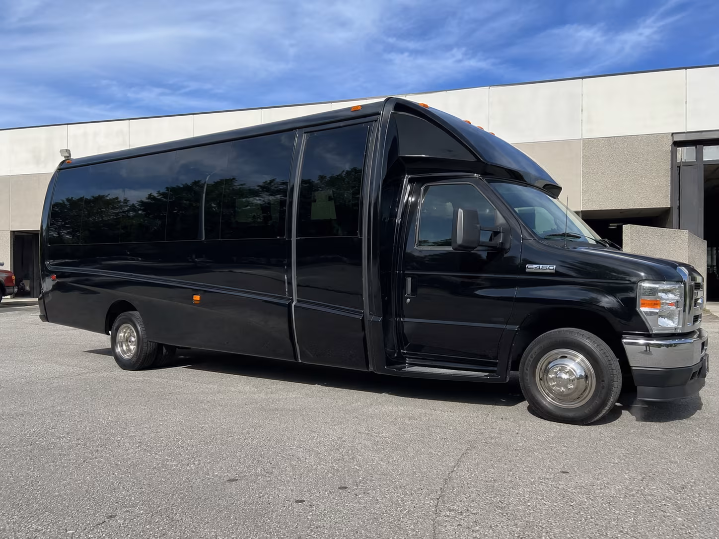 airport transfers between sbd highland and redlands